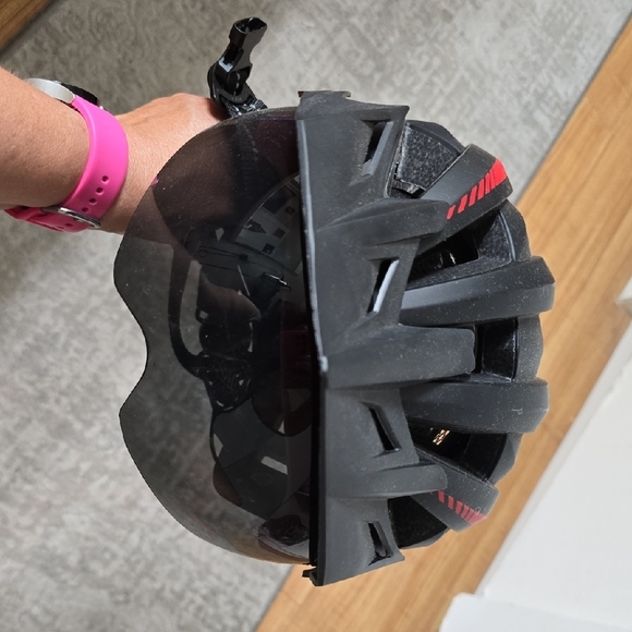 Black and Red Aerodynamic Cycling Helmet with Ventilation - Picture 8 of 9